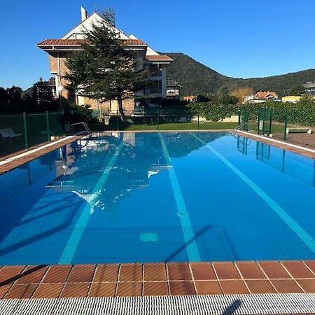Playa De Berria -Apartamento Con Piscina Y Vistas Al Mar Santoña Exterior foto